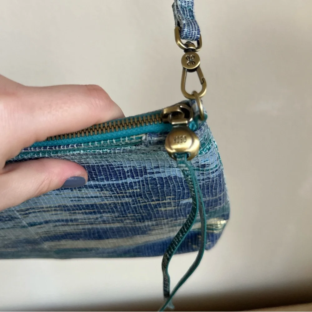 Hobo Darcy Cracked Glass Leather Crossbody - Picture 3 of 14